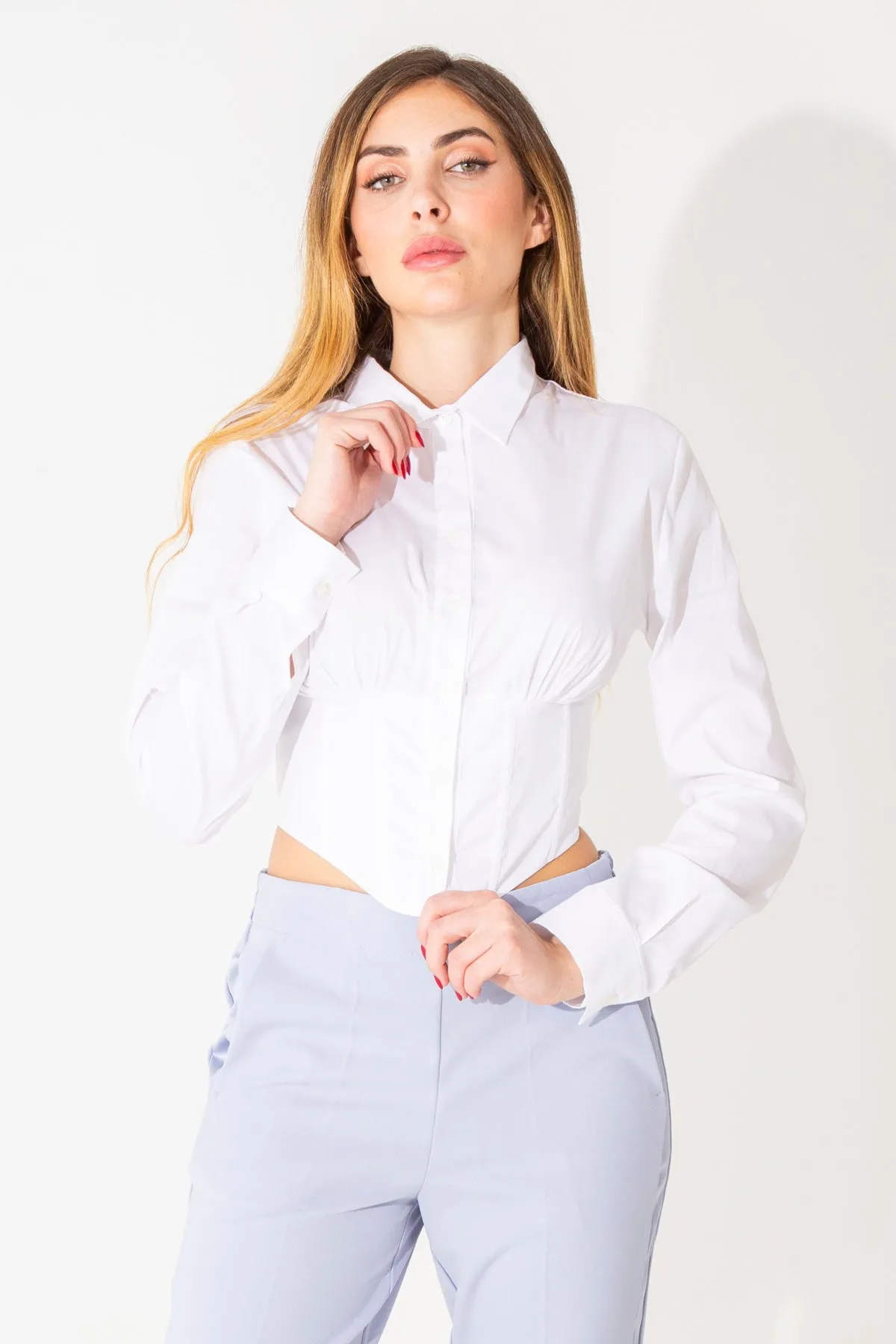 Camicia crop stile corsetto