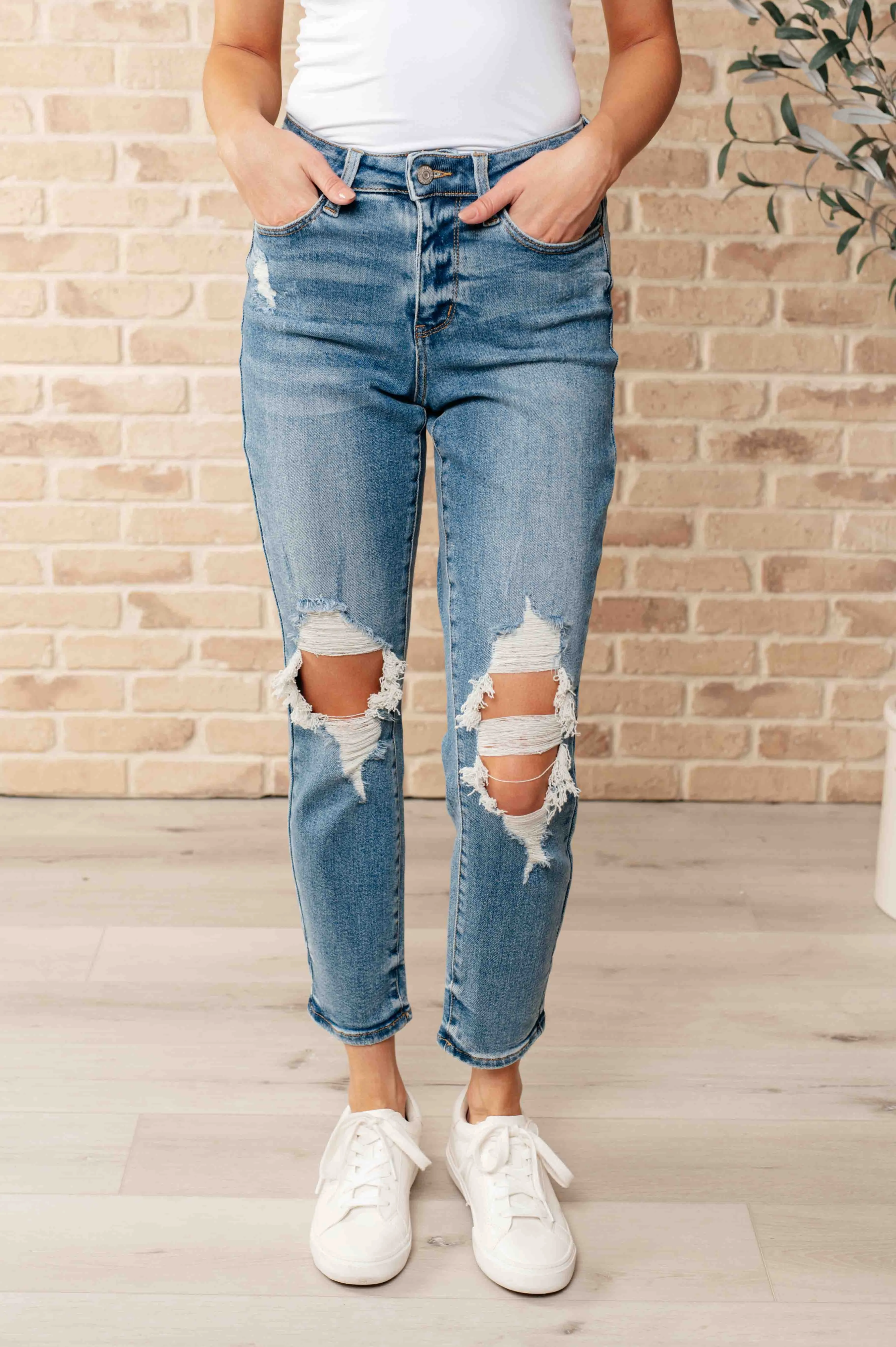 Frankie High Waist Distressed Boyfriend Judy Blues