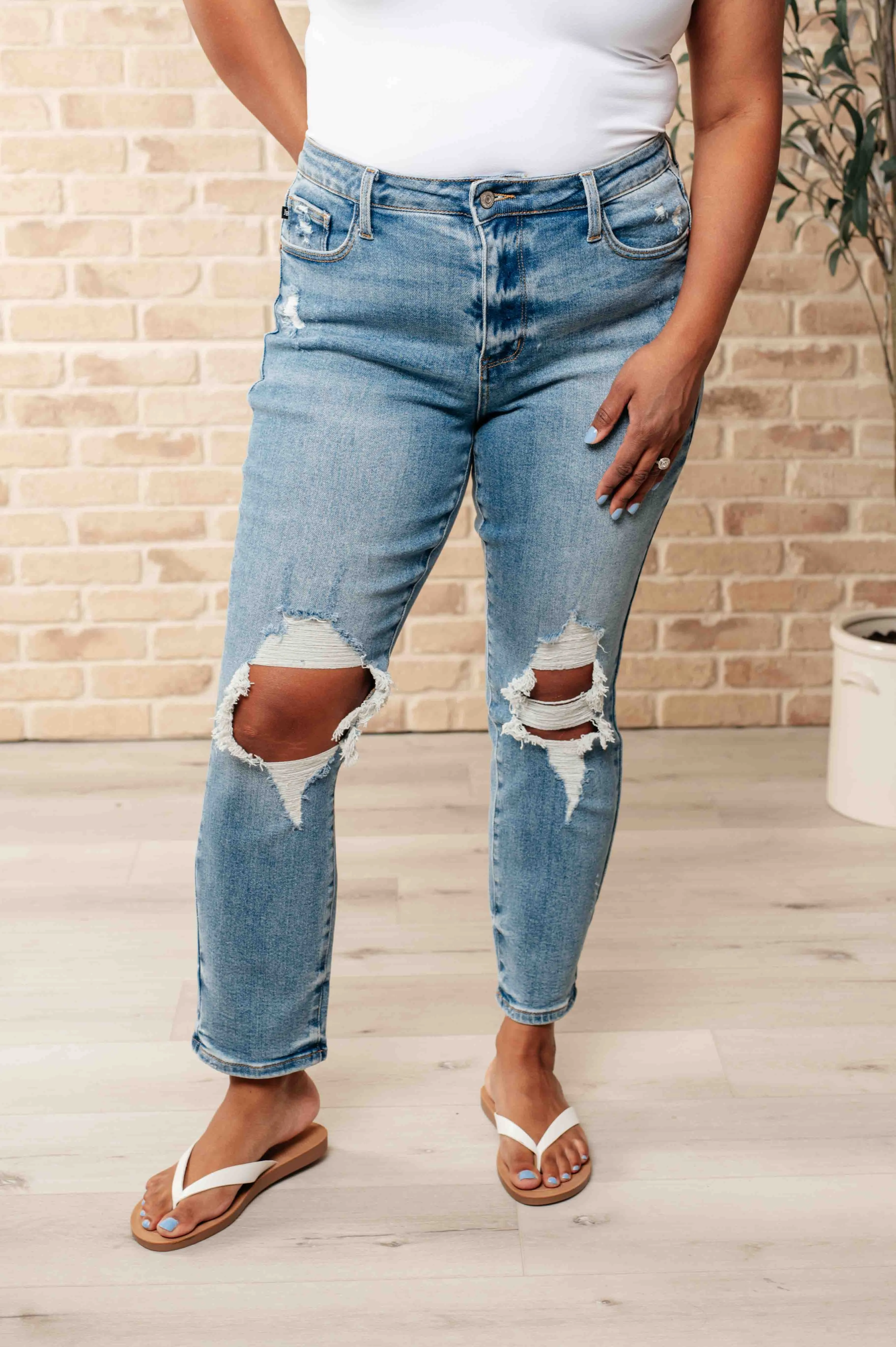 Frankie High Waist Distressed Boyfriend Judy Blues