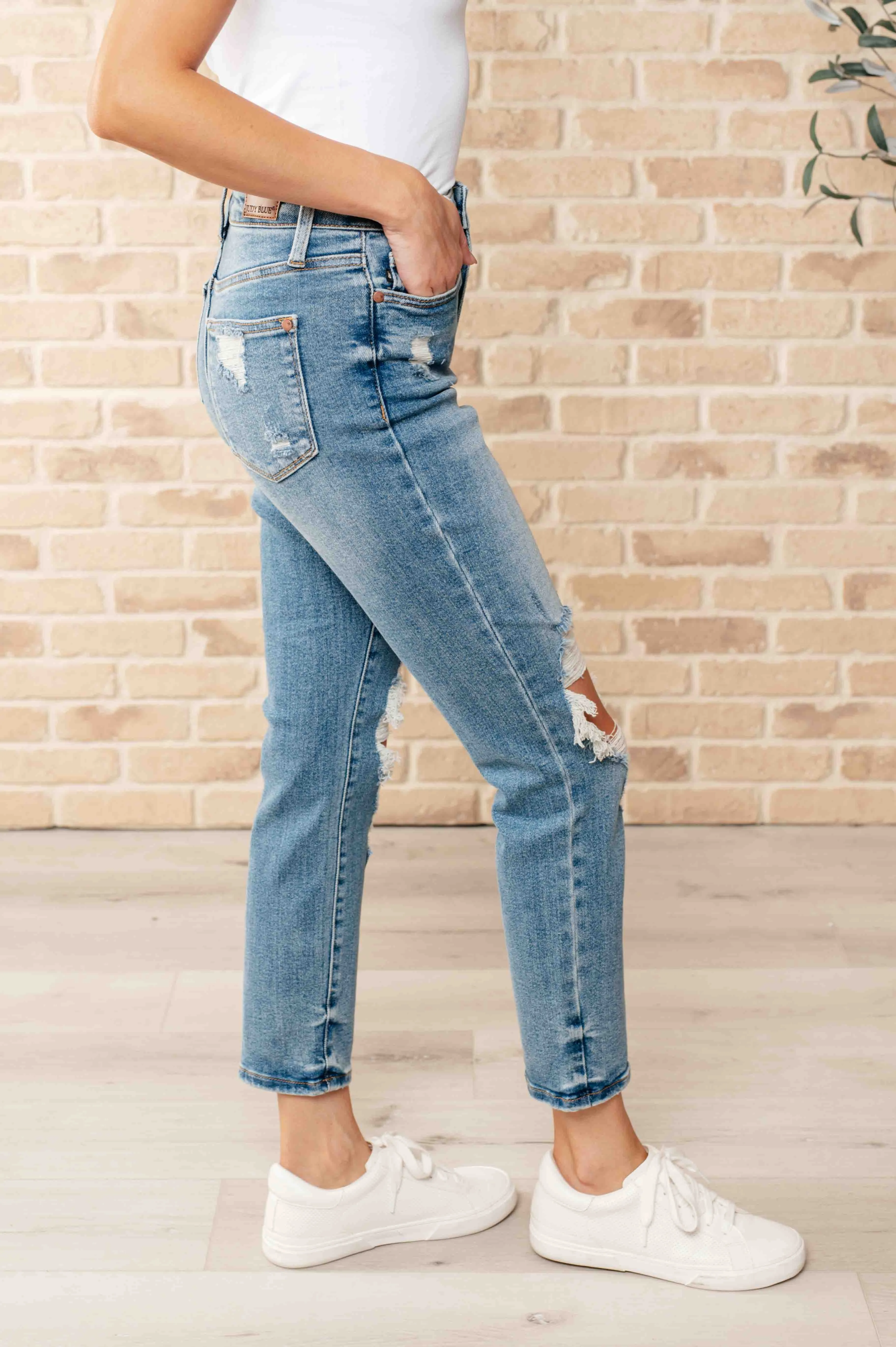 Frankie High Waist Distressed Boyfriend Judy Blues