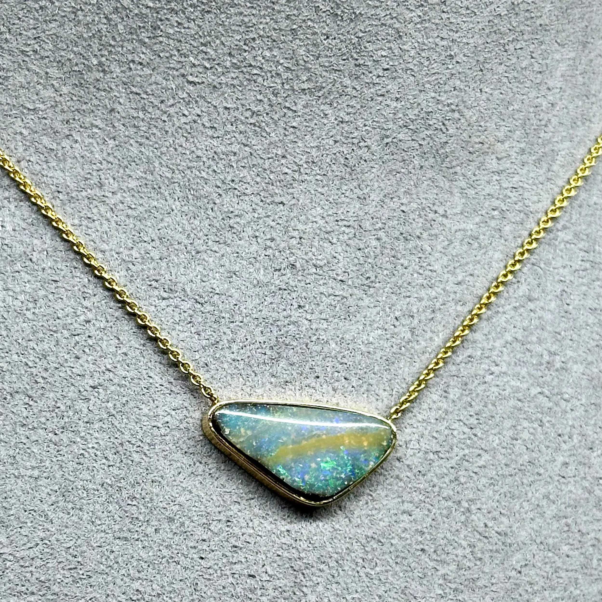 Karina - Natural Opal Necklace 18kt