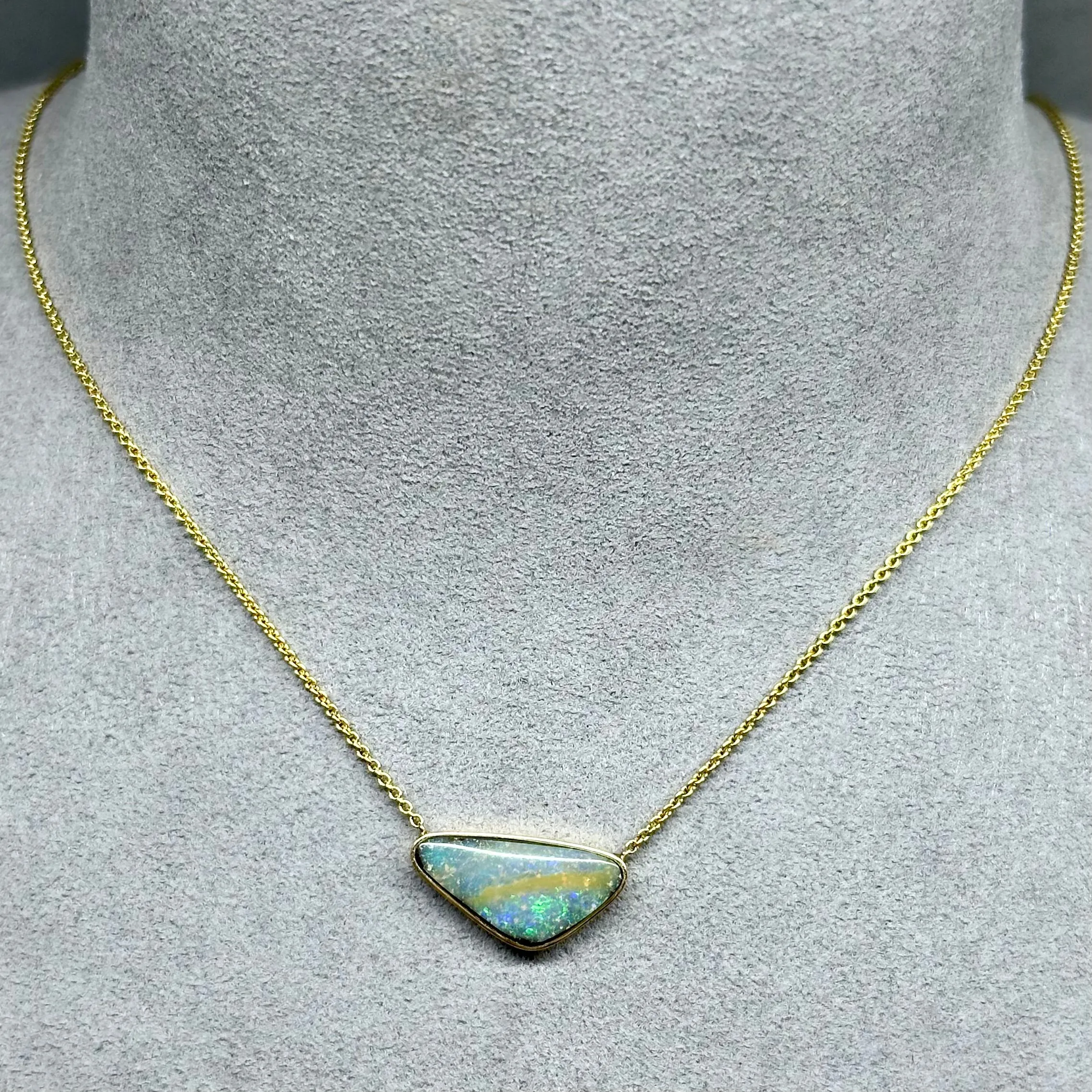 Karina - Natural Opal Necklace 18kt