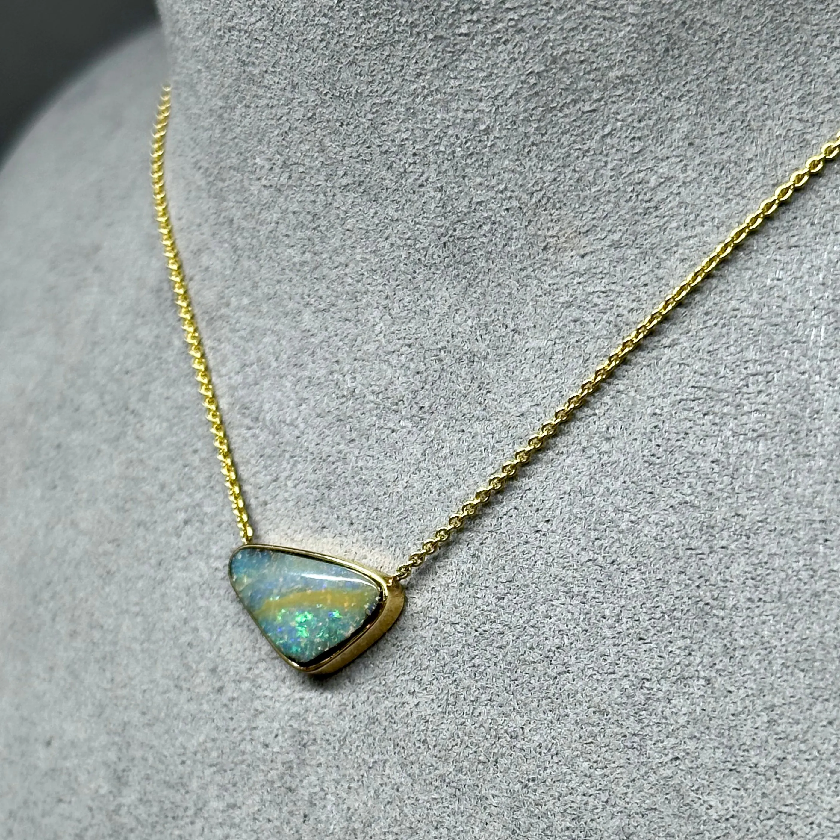 Karina - Natural Opal Necklace 18kt