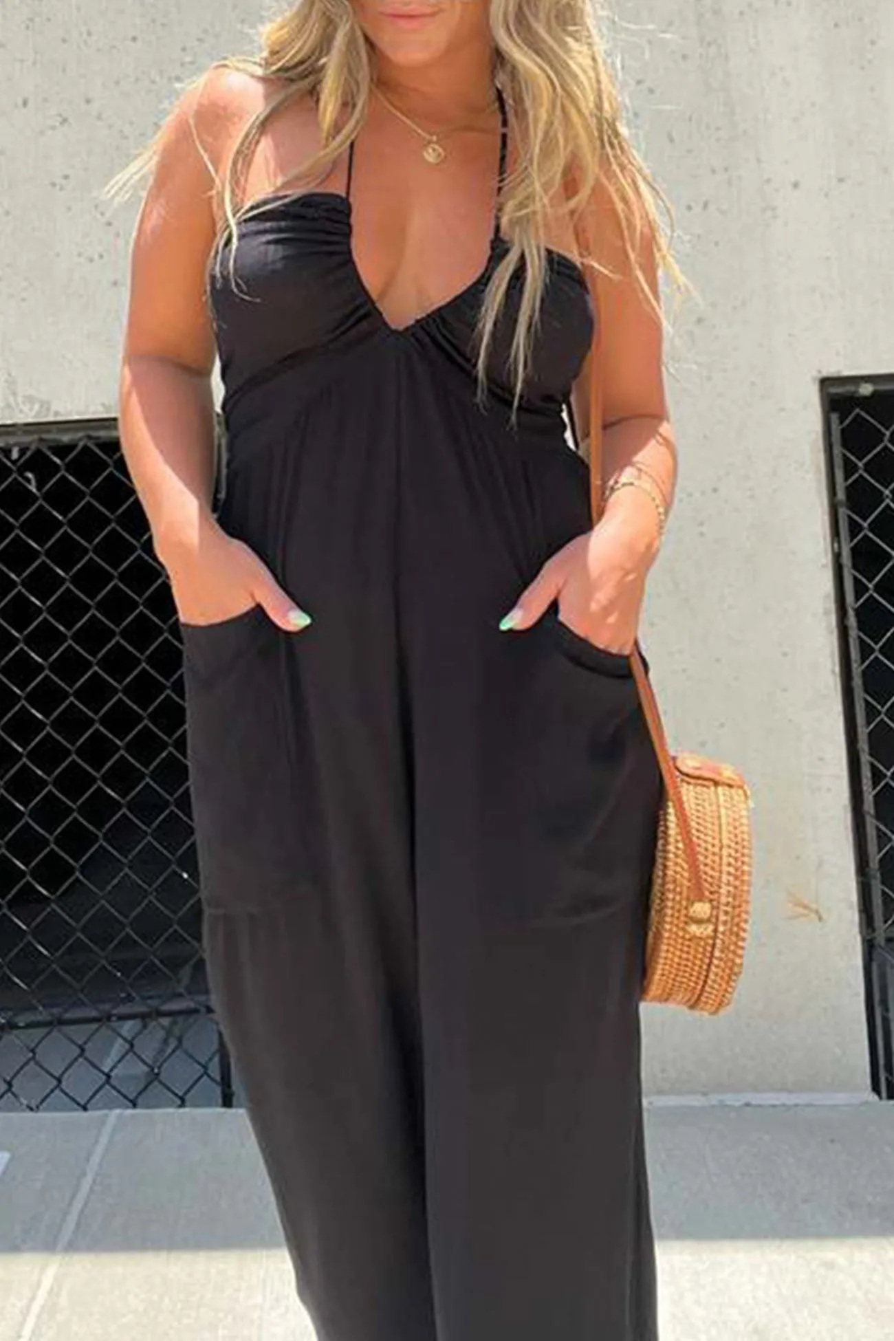 Low Cut Halterneck Pocketed Jumpsuits