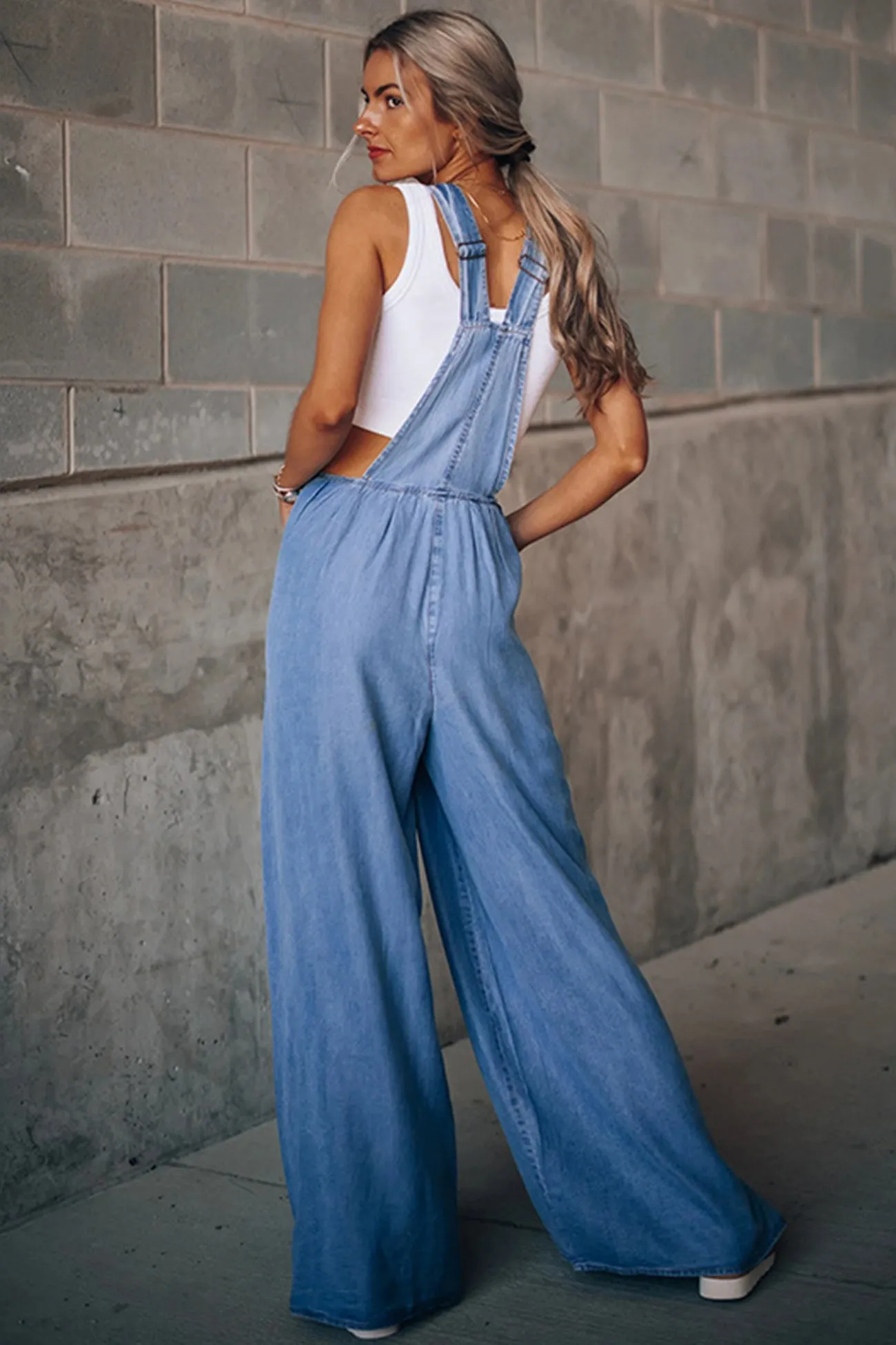 Sleeveless Pocket Front Loose Denim Jumpsuits